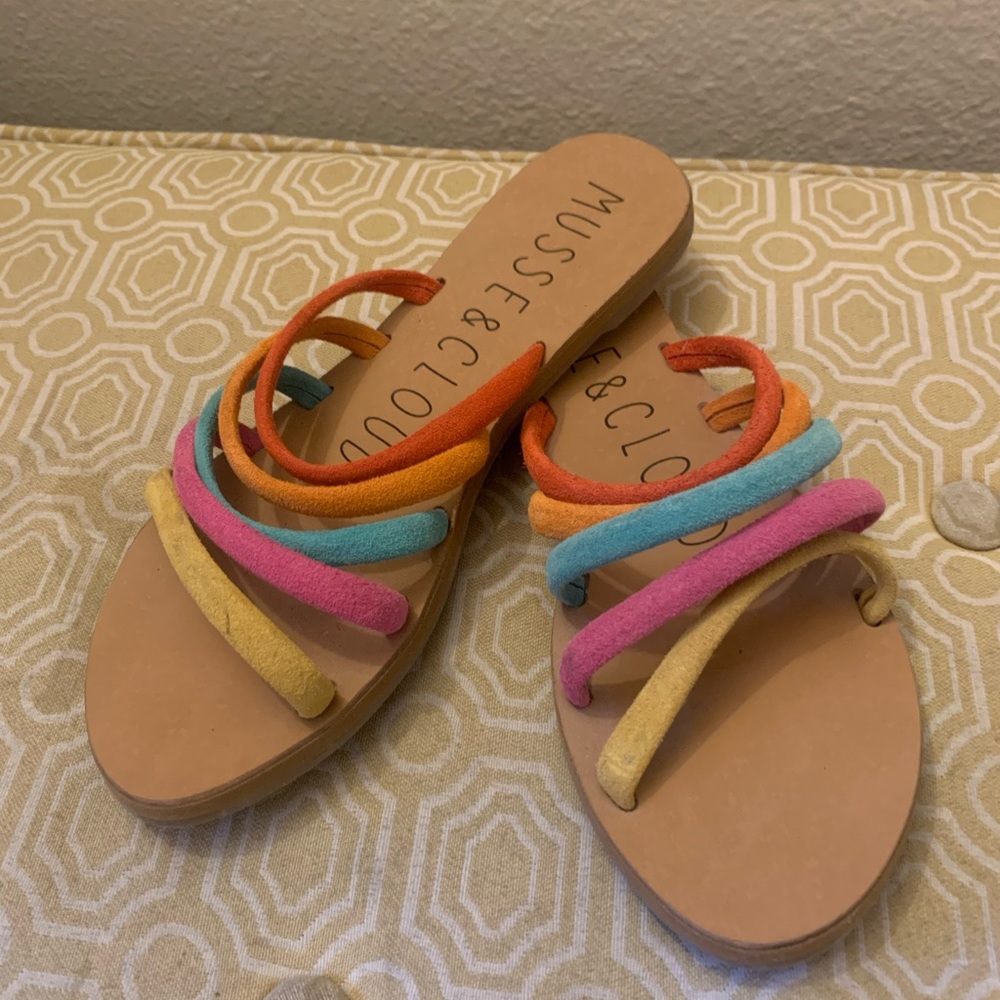 Musse & Cloud Sandals. - Picture 3 of 4